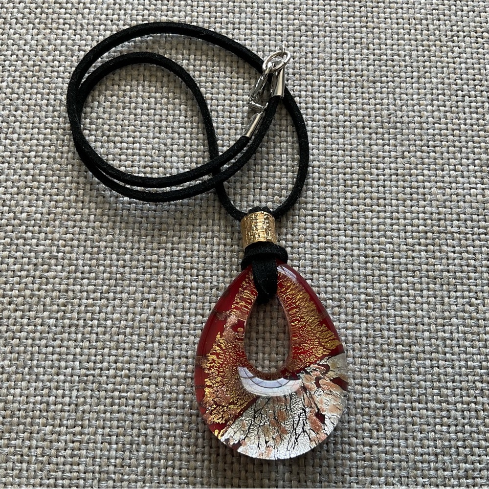 Munaro Pendant Necklace